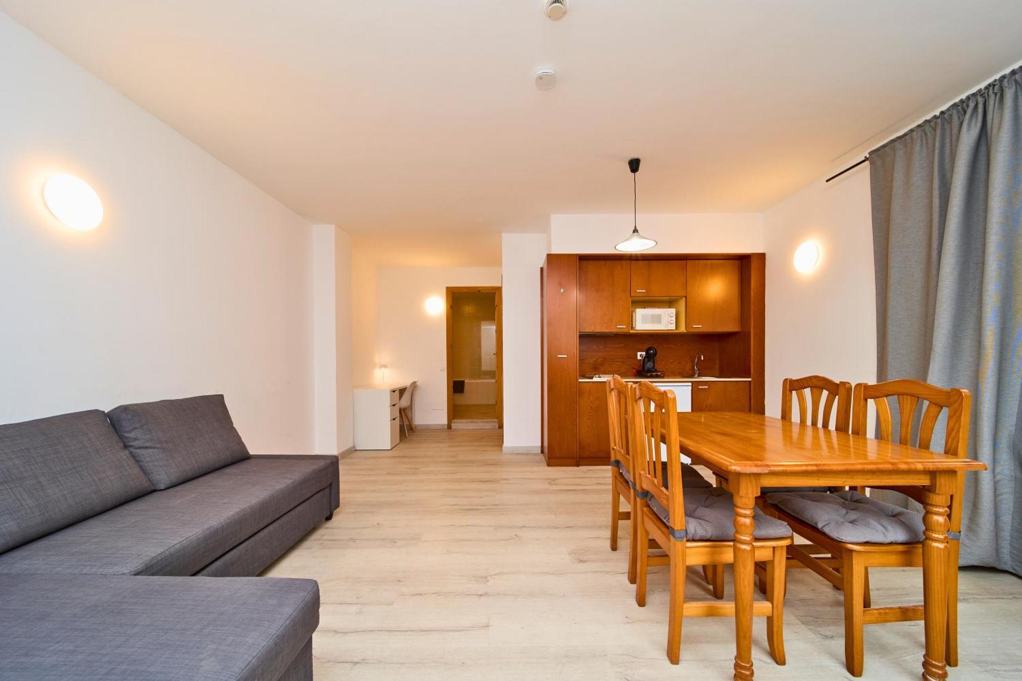 Con Parking Y Escritorio I En Incles I Andbnb Canillo