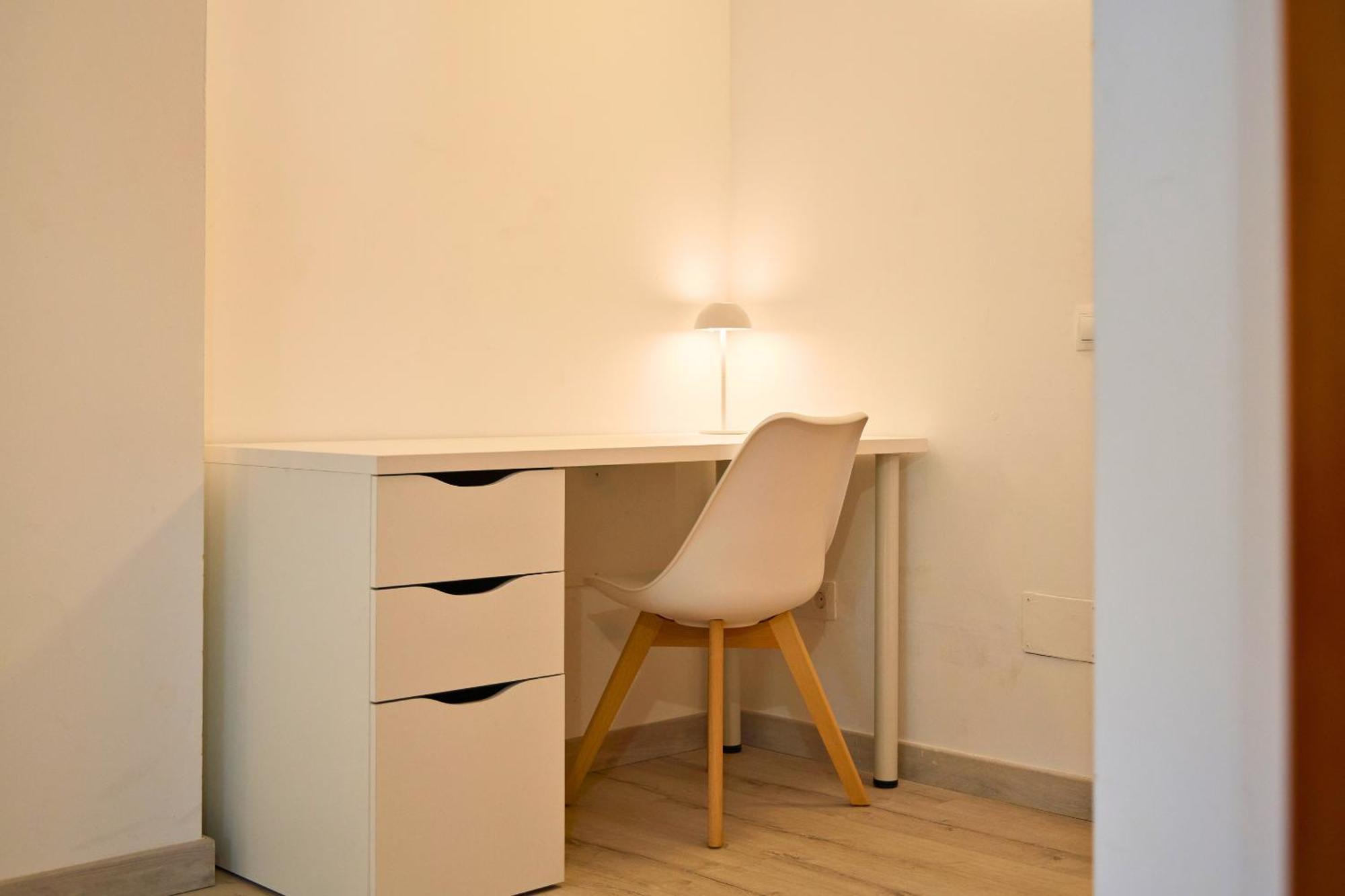 Con Parking Y Escritorio I En Incles I Andbnb Apartment *
