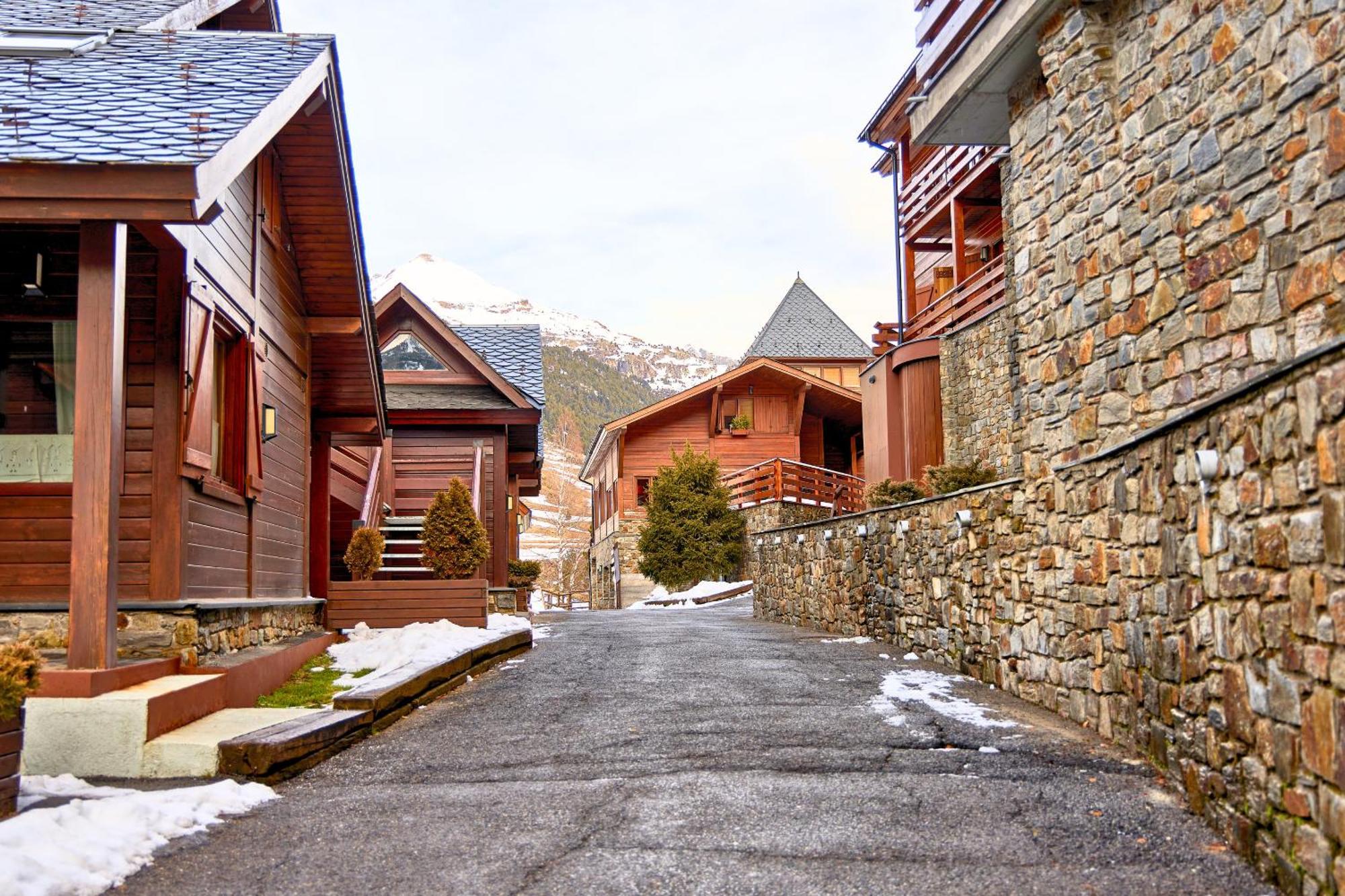 Con Parking Y Escritorio I En Incles I Andbnb Canillo